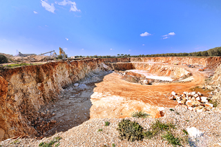 La cava per l'estrazione della pietra